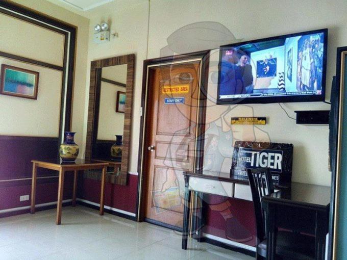 Tiger Hotel آنغلوس المظهر الخارجي الصورة